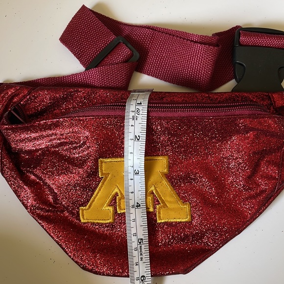University of Minnesota glittery maroon Fanny pack belt bag 11inch x 6 i… - Picture 8 of 8